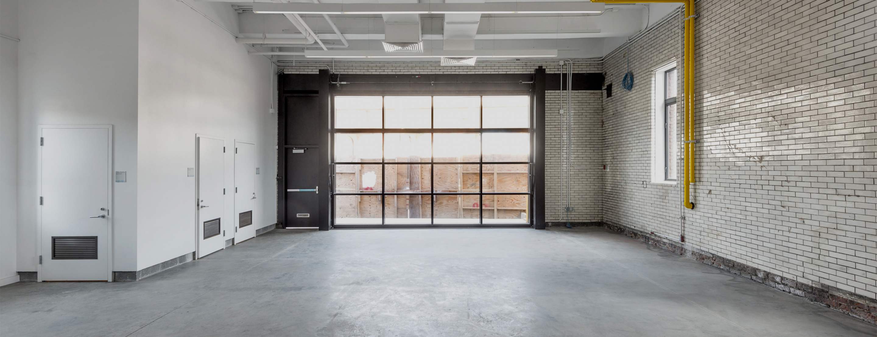 Photo of empty hall photo