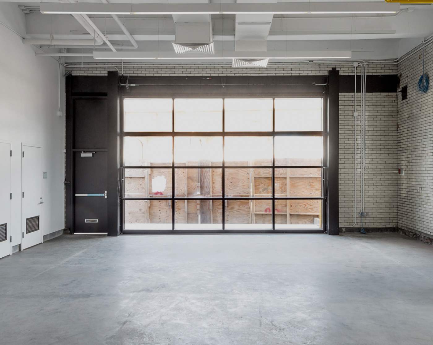 Photo of empty hall photo